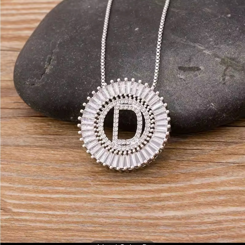 A-Z initial alphabet Letter Elegant Aesthetic Charm Pendant Necklace - Picture 2 of 3